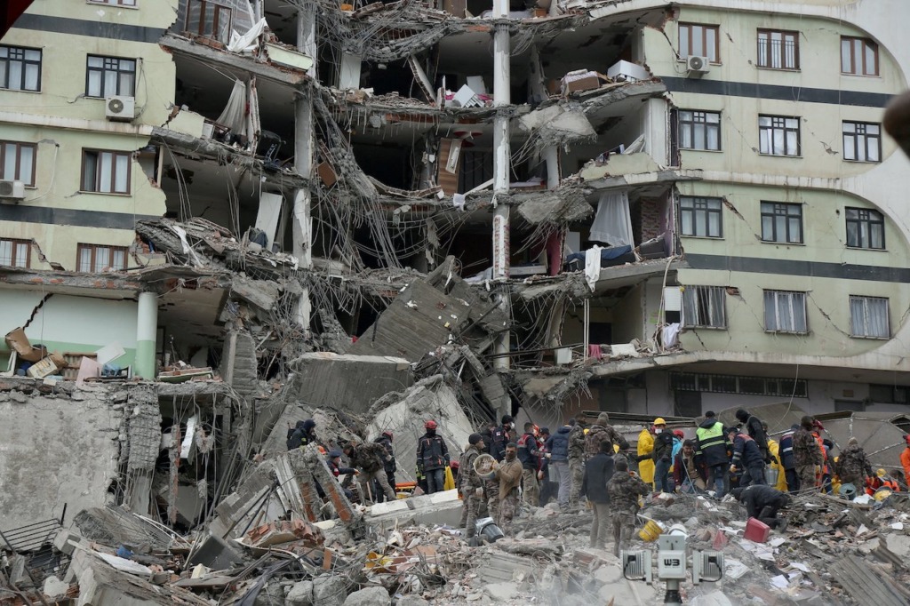 churches-among-turkey-earthquake-destruction-biweekly-newspaper-for