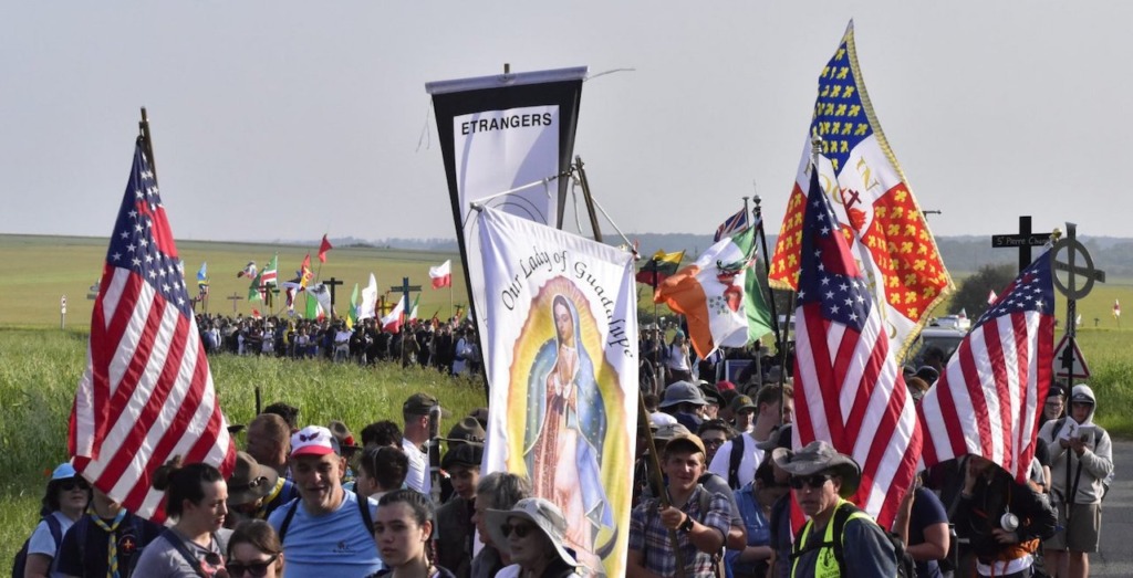 Record number of Catholics in annual pilgrimage from Paris to Chartres