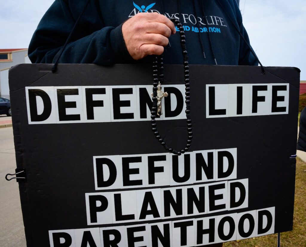 Planned Parenthood ends nearly 393,000 lives in one year; report shows more abortions and fewer health services