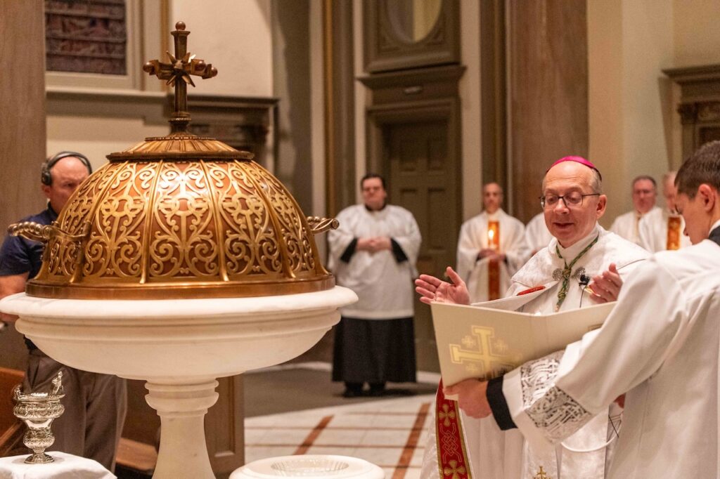 ‘Hope does not disappoint’: Bishop Knestout celebrates Mass, opens Jubilee Year in diocese