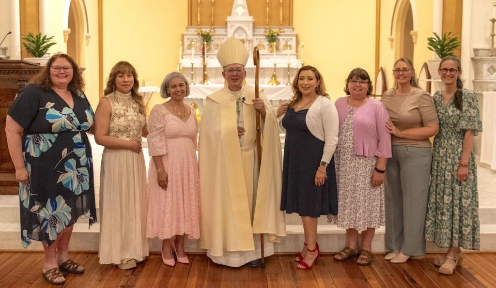 Bishop Knestout commissions 7 lay ecclesial ministers